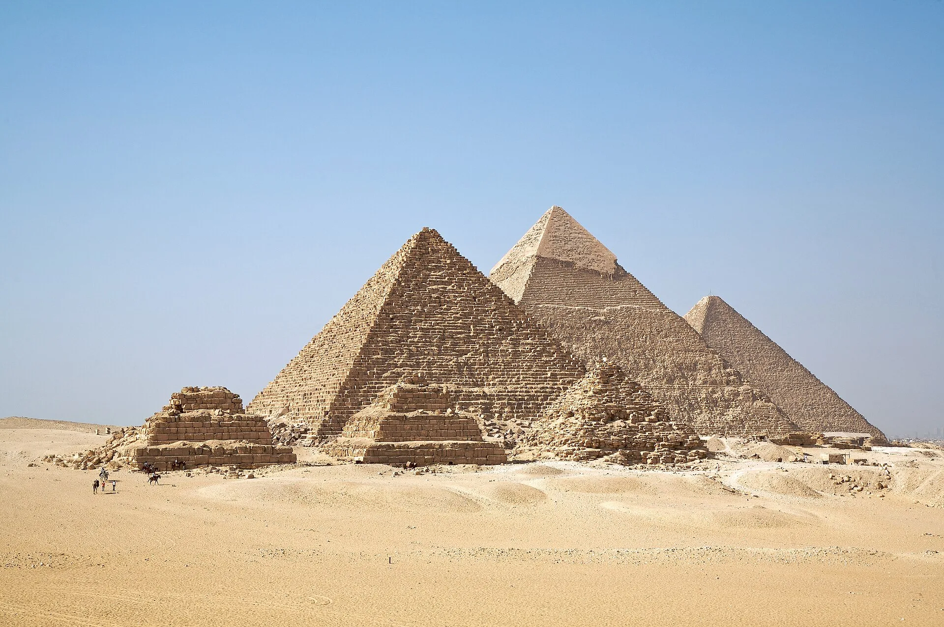 Le plateau de Gizeh : trois pyramides et une nécropole